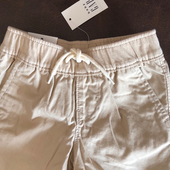 GAP baby boy pull-on shorts - Picture 2 of 6